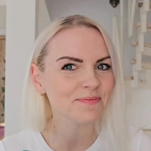 — <em>Sarah L., </em>